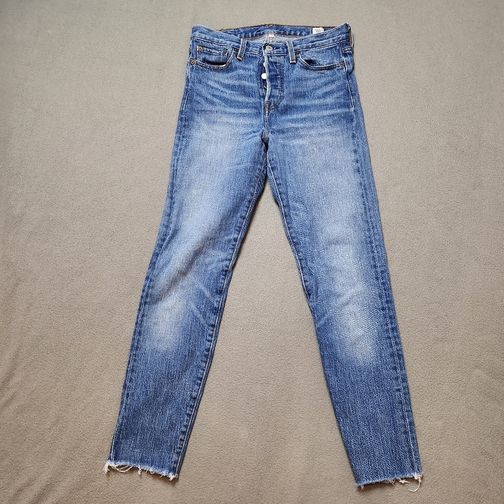 Wedgie Levi’s 26 White Oak Cone Denim Button Fly Women’s Jeans Frayed Hems
